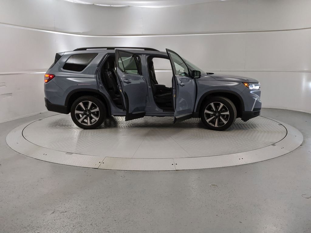 Used 2024 Honda Pilot Elite image 8