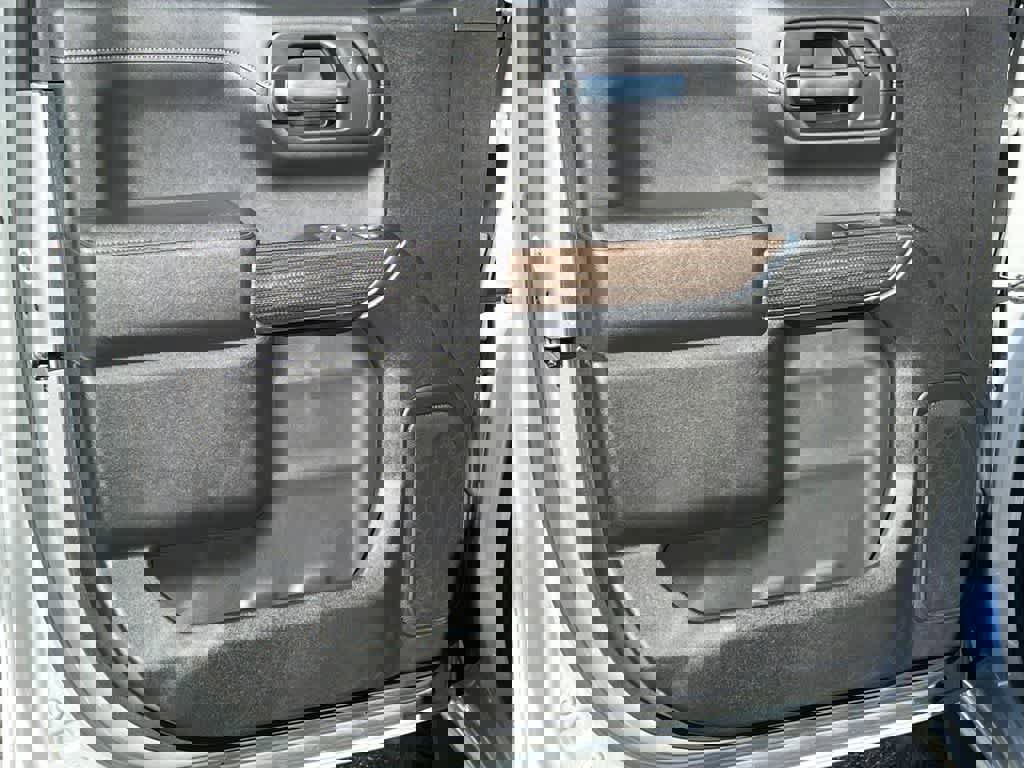 Used 2021 Chevrolet Silverado 1500 RST image 12