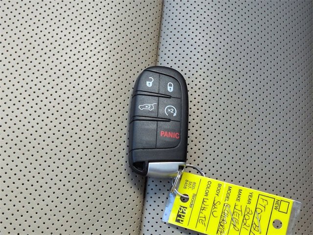 Used 2021 Jeep Grand Cherokee Overland w/ Trailer Tow Group IV image 29