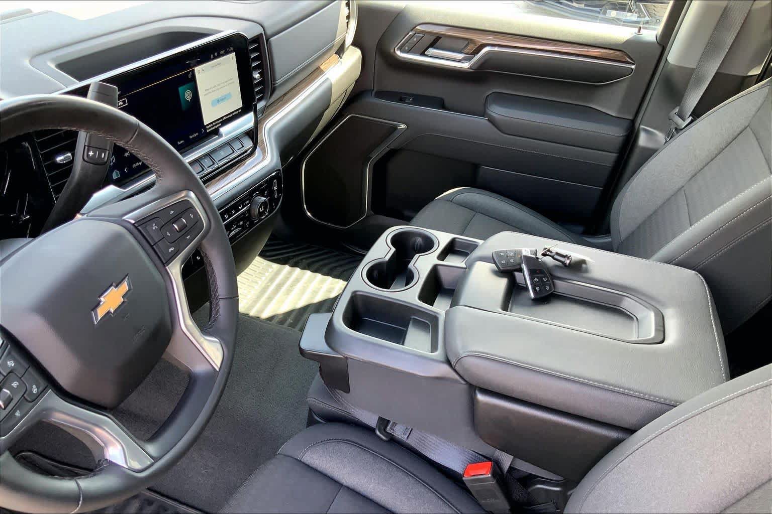 Used 2023 Chevrolet Silverado 1500 LT AWD/4WD image 14