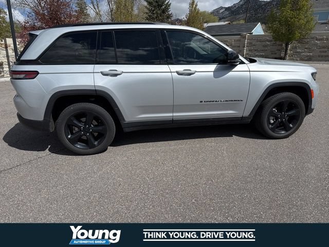 Used 2023 Jeep Grand Cherokee Limited w/ Luxury Tech Group II AWD/4WD image 10
