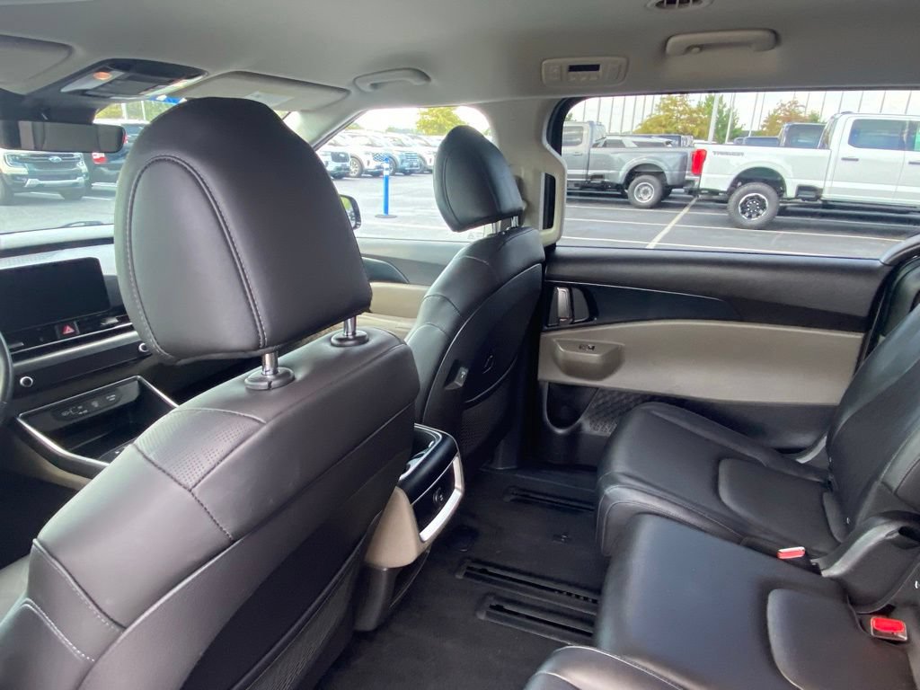 Used 2026 Kia Carnival LXS FWD image 25
