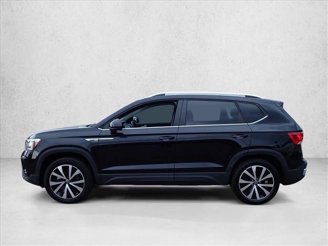 Used 2023 Volkswagen Taos SE w/ Panoramic Sunroof Package AWD/4WD image 2
