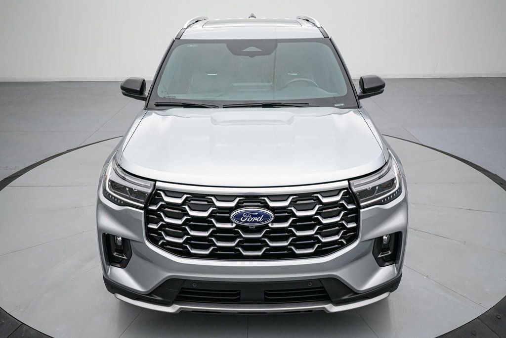 Certified 2025 Ford Explorer Platinum image 9