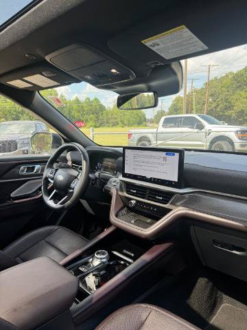 Certified 2025 Ford Explorer Platinum w/ LUX Leather Package AWD/4WD image 10