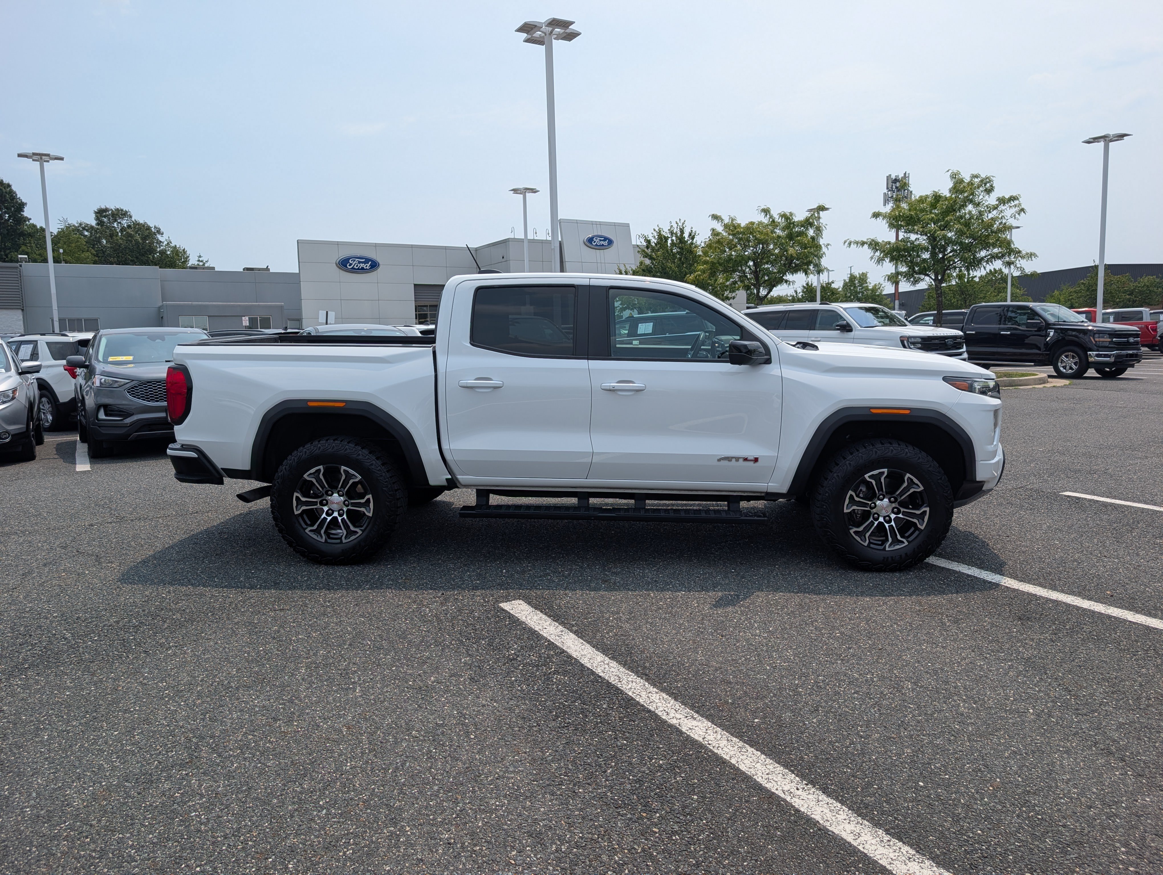 Used 2023 GMC Canyon AT4 w/ AT4 Premium Package AWD/4WD image 2