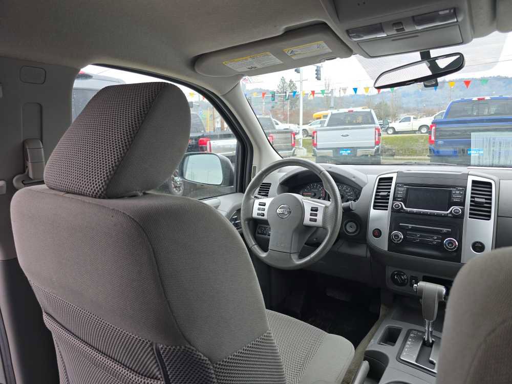 Used 2017 Nissan Frontier SV image 10