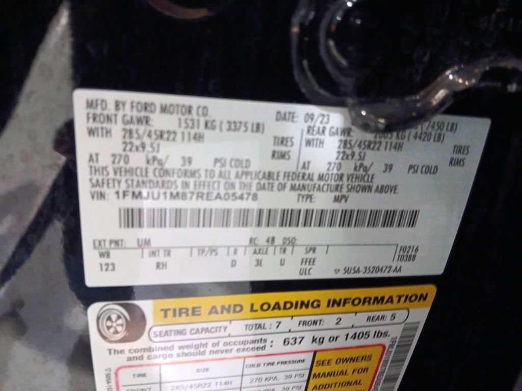 Certified 2024 Ford Expedition Platinum AWD/4WD image 3
