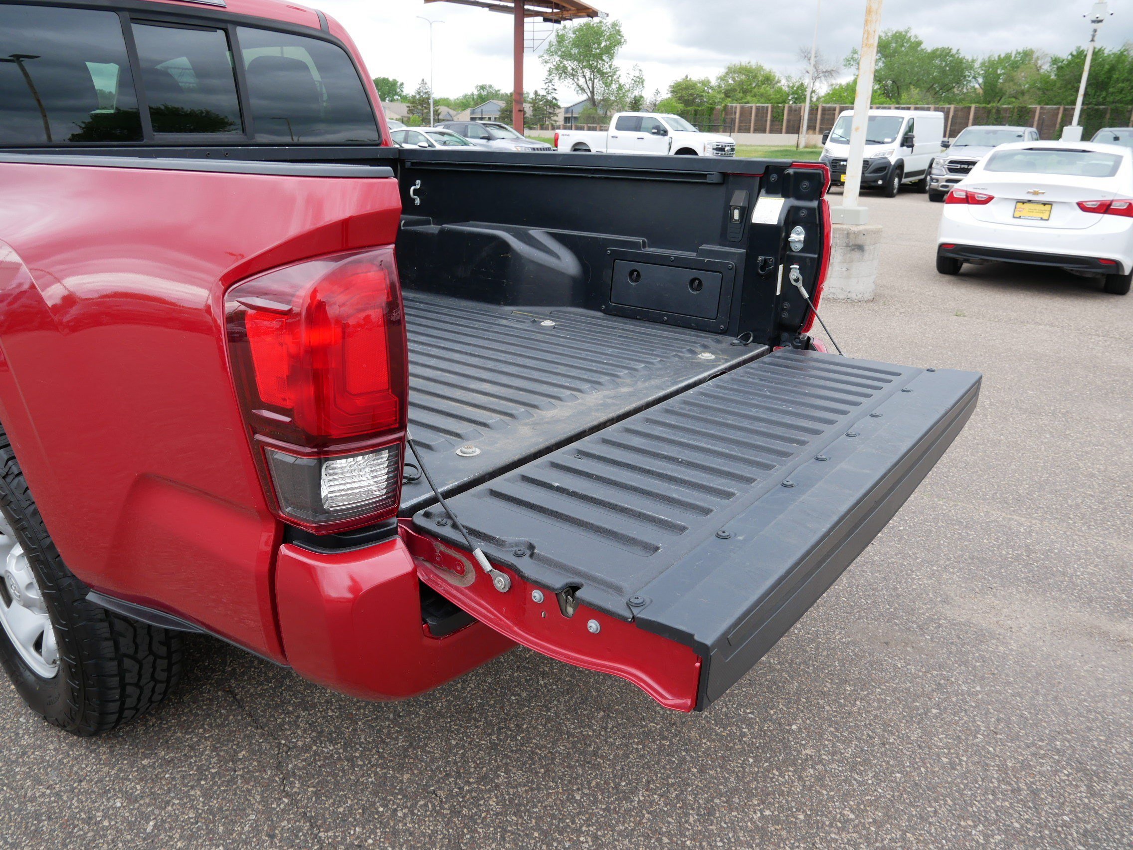 Used 2023 Toyota Tacoma SR AWD/4WD image 18