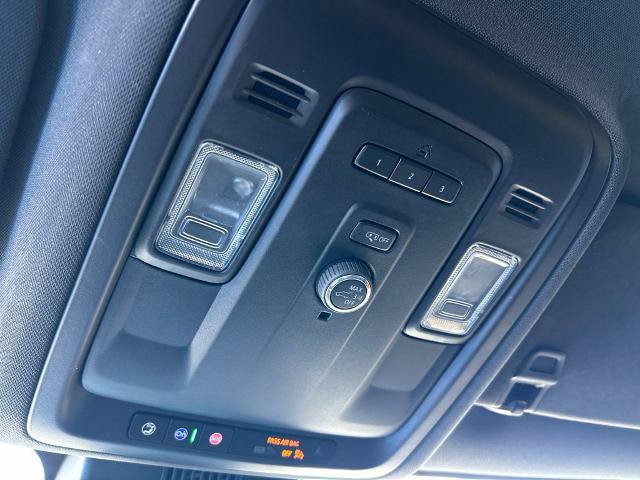 Used 2024 GMC Yukon SLT RWD image 39