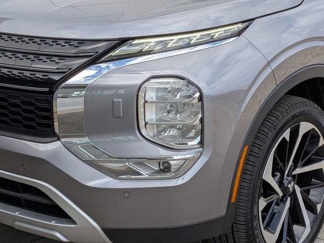 Used 2022 Mitsubishi Outlander SE image 10