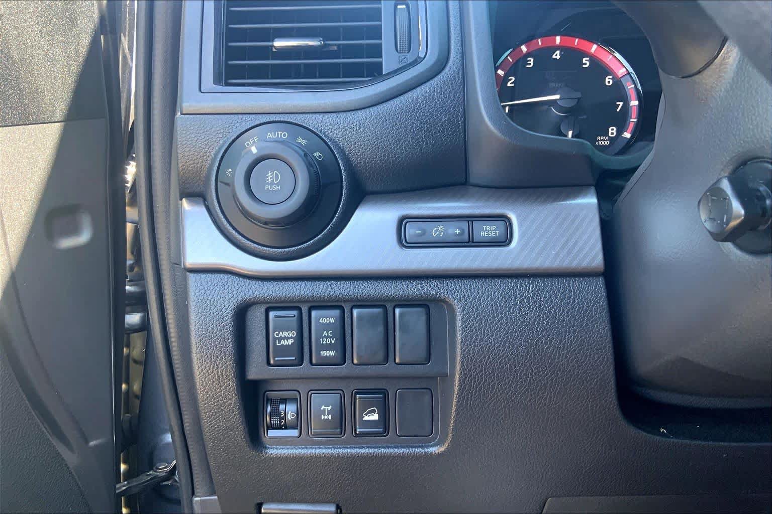 Used 2024 Nissan Titan PRO-4X w/ Pro-4x Convenience Package AWD/4WD image 36