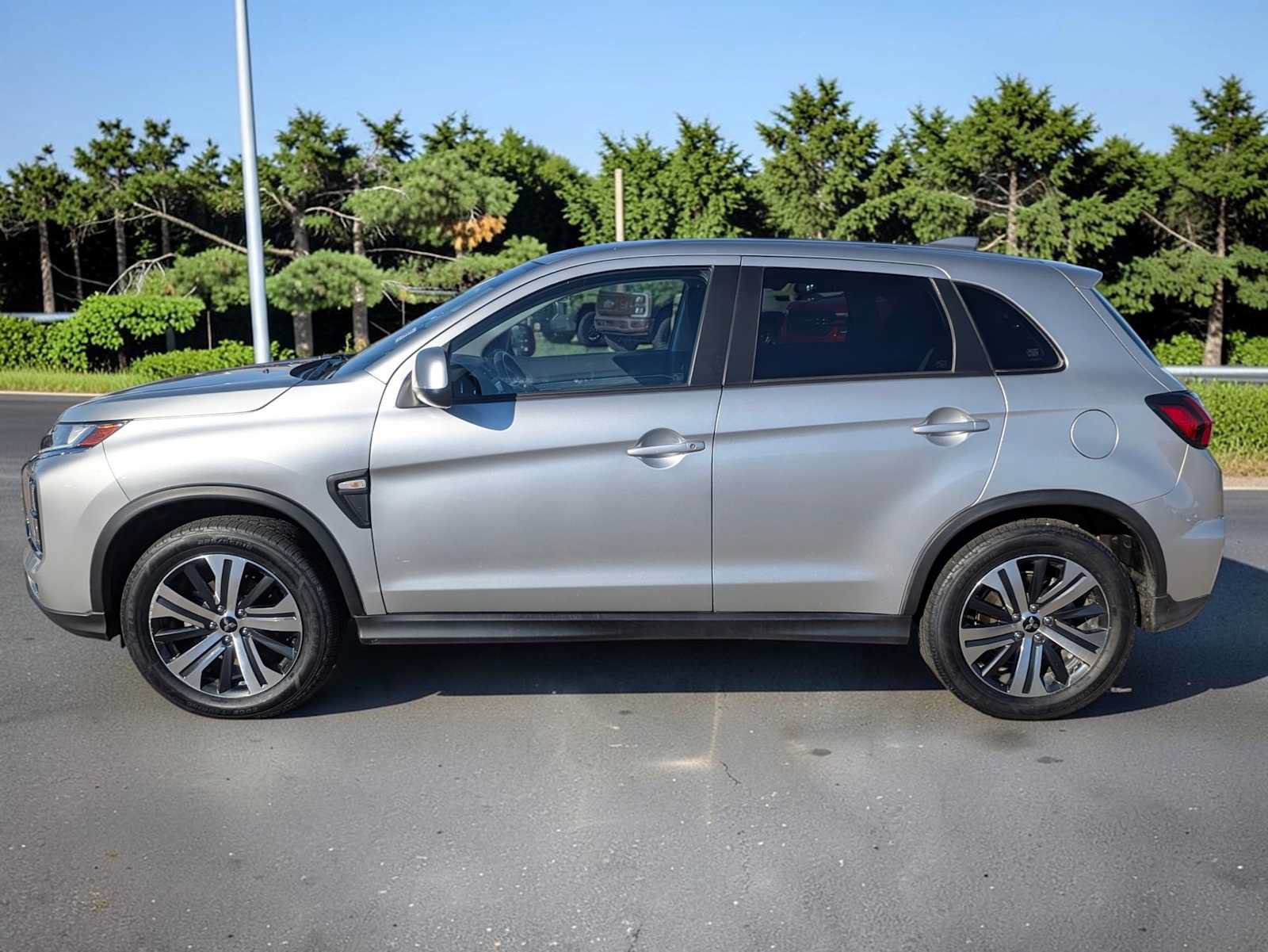 Used 2025 Mitsubishi Outlander Sport ES AWD/4WD image 3