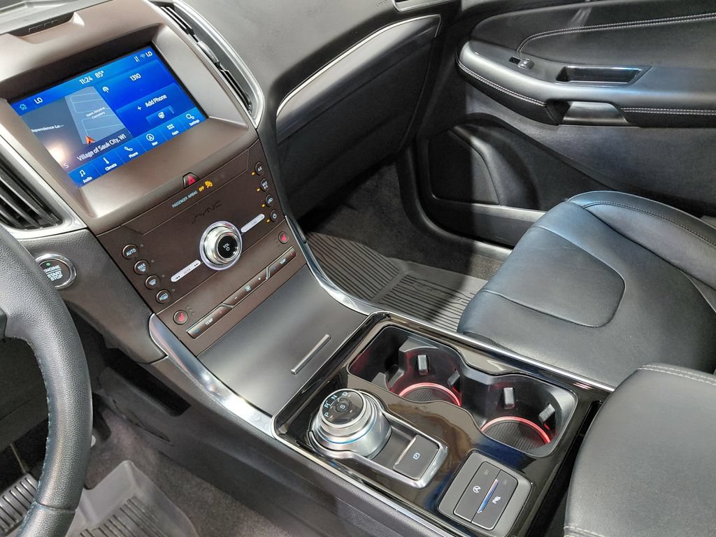 Certified 2020 Ford Edge Titanium AWD/4WD image 31