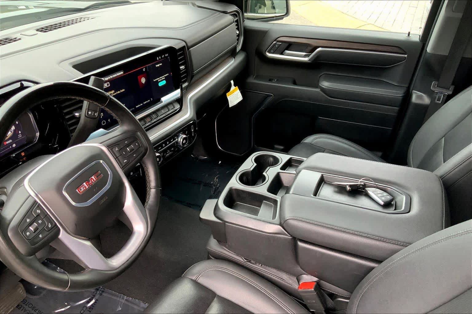 Used 2025 GMC Sierra 1500 SLT AWD/4WD image 15