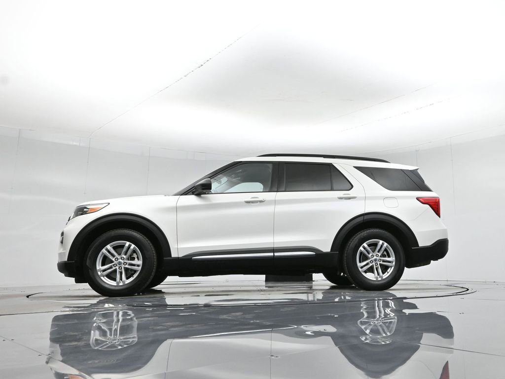 Certified 2023 Ford Explorer XLT w/ Equipment Group 202A image 8