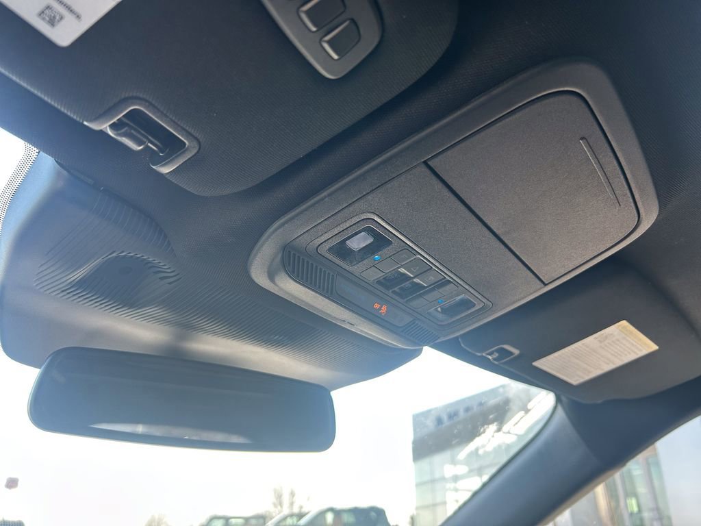 Certified 2025 Ford Explorer Platinum w/ LUX Leather Package image 24