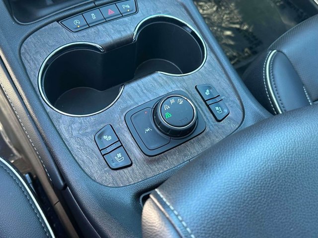 Used 2023 GMC Acadia Denali w/ Denali Ultimate Package image 34