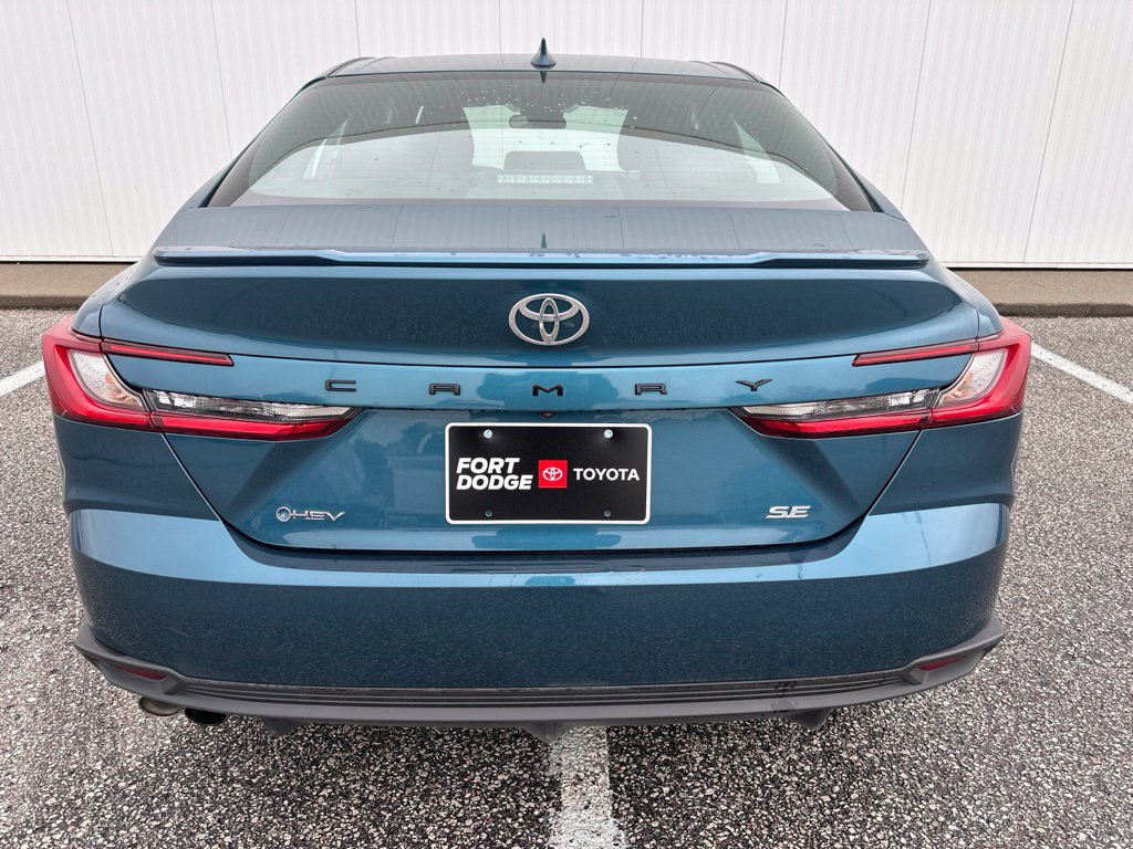 Used 2025 Toyota Camry SE FWD image 6