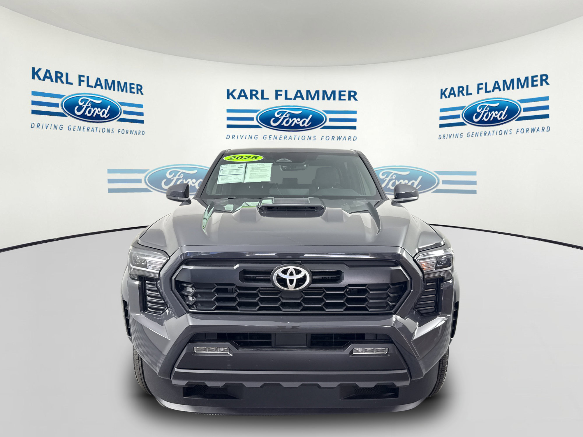 Used 2025 Toyota Tacoma TRD Sport RWD image 6