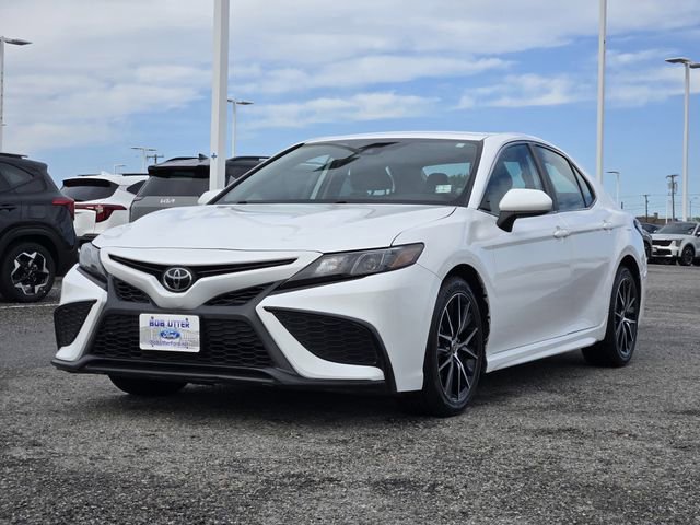 Used 2021 Toyota Camry SE image 3