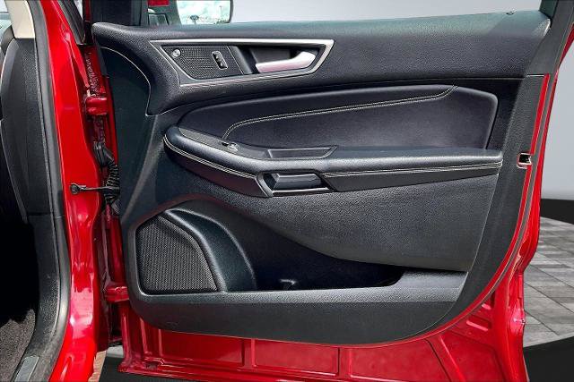 Certified 2023 Ford Edge Titanium AWD/4WD image 24