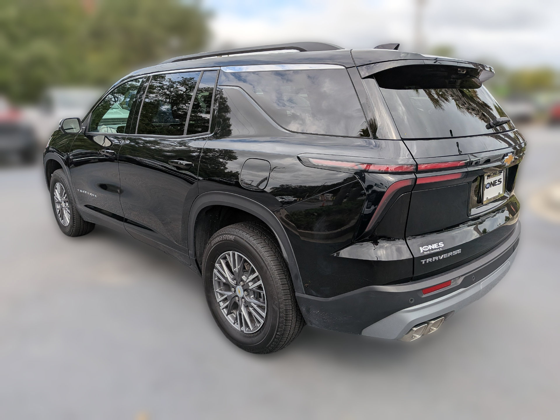 Used 2026 Chevrolet Traverse LT w/ Driver Confidence Package FWD image 7