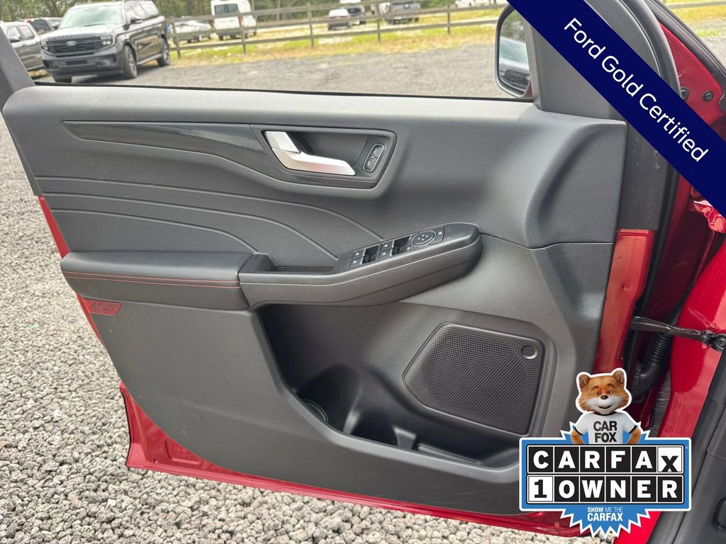 Certified 2025 Ford Escape ST-Line w/ Tech Pack #1 FWD image 33