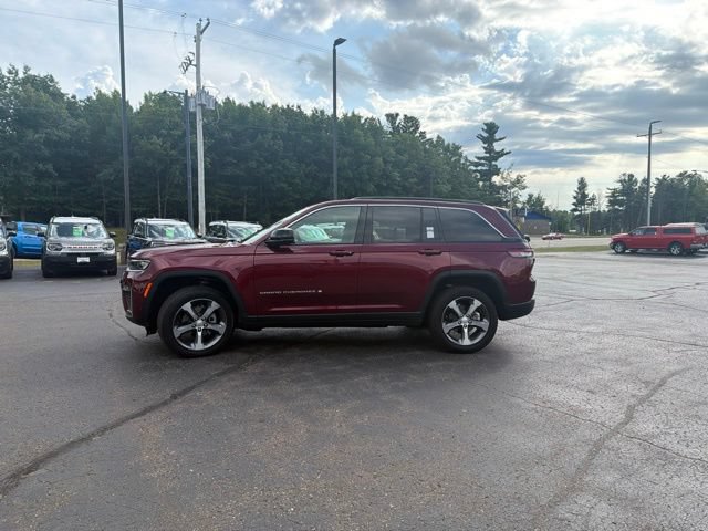 Used 2026 Jeep Grand Cherokee Limited w/ Luxury Tech Group II AWD/4WD image 5