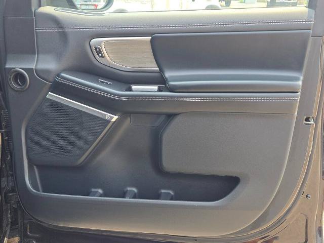 Certified 2025 Ford Expedition Platinum AWD/4WD image 8