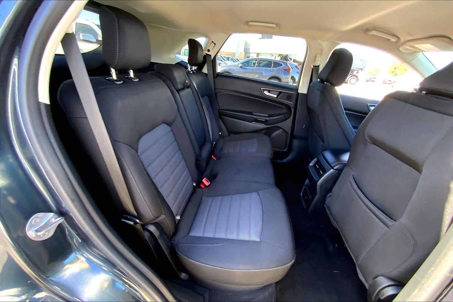Certified 2024 Ford Edge SE w/ Black Appearance Package AWD/4WD image 18