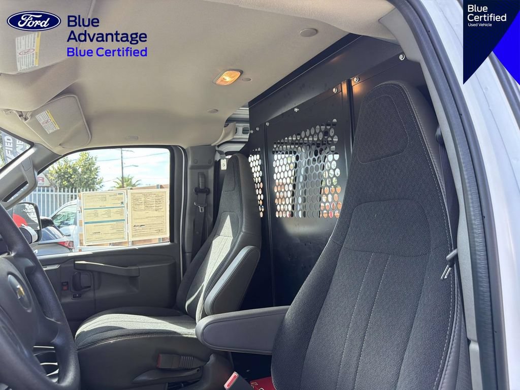 Used 2025 Chevrolet Express 2500 w/ Driver Convenience Package RWD image 32