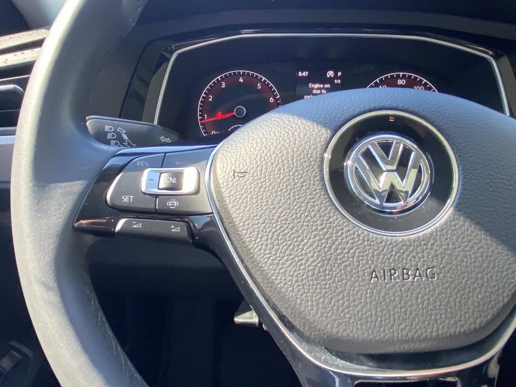 Used 2020 Volkswagen Jetta SE w/ SE Cold Weather Package FWD image 32