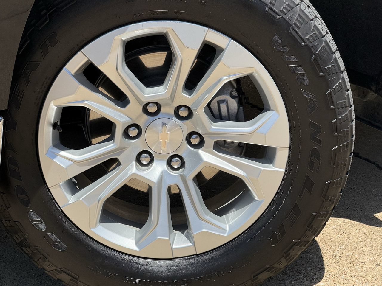 Used 2025 Chevrolet Silverado 1500 LTZ w/ LTZ Convenience Package II RWD image 9