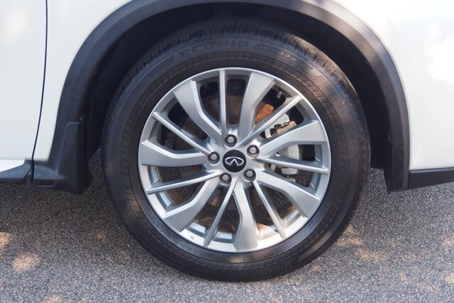 Used 2023 INFINITI QX50 Luxe FWD image 9