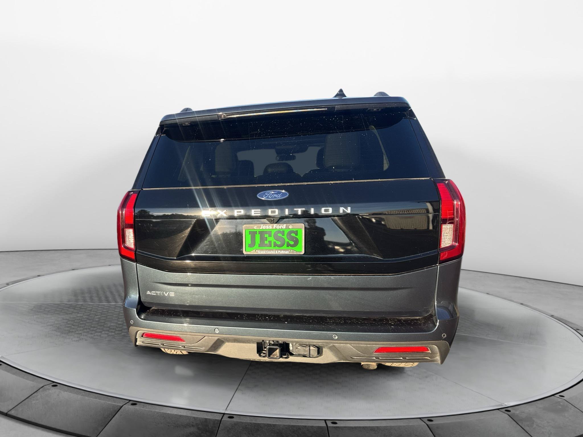 Certified 2025 Ford Expedition Active AWD/4WD image 5