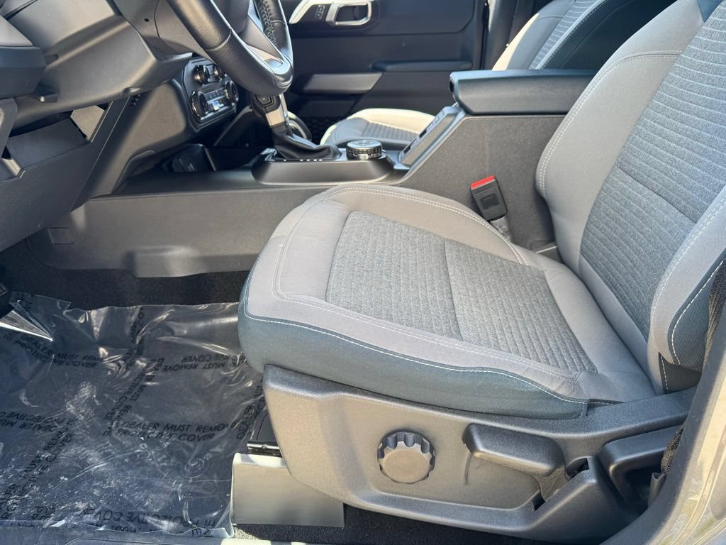 Certified 2022 Ford Bronco Outer Banks w/ Sasquatch Package AWD/4WD image 5