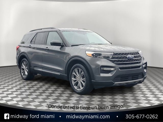 Certified 2022 Ford Explorer XLT w/ Equipment Group 202A image 5