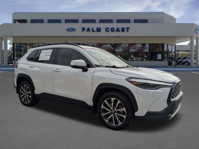 Used 2023 Toyota Corolla Cross XLE AWD/4WD image 2