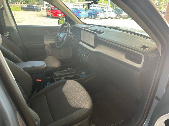 Certified 2025 Ford Maverick XLT w/ XLT Luxury Package FWD image 18