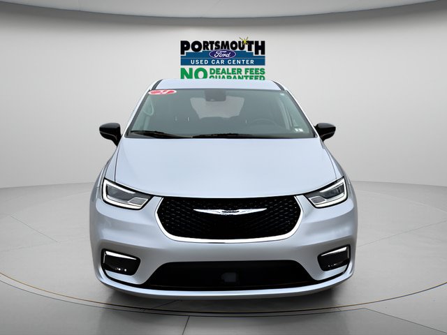 Used 2024 Chrysler Pacifica Touring-L FWD image 9