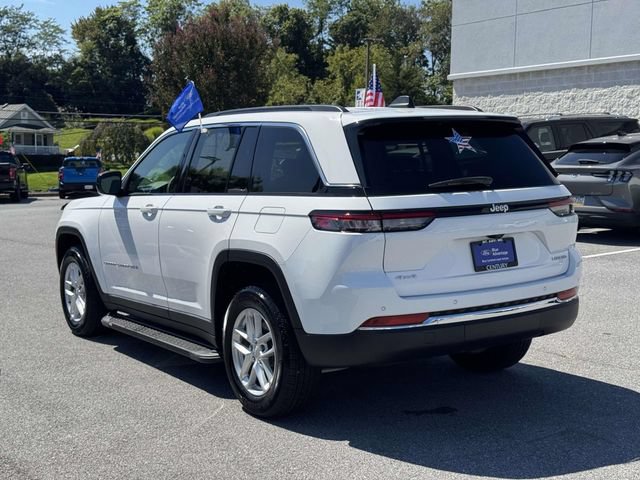 Used 2024 Jeep Grand Cherokee Laredo X AWD/4WD image 4