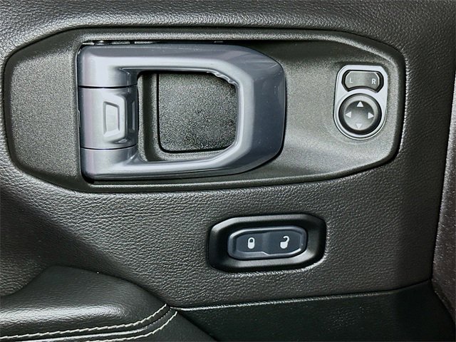 Used 2020 Jeep Gladiator Overland w/ Popular Equipment Package image 15