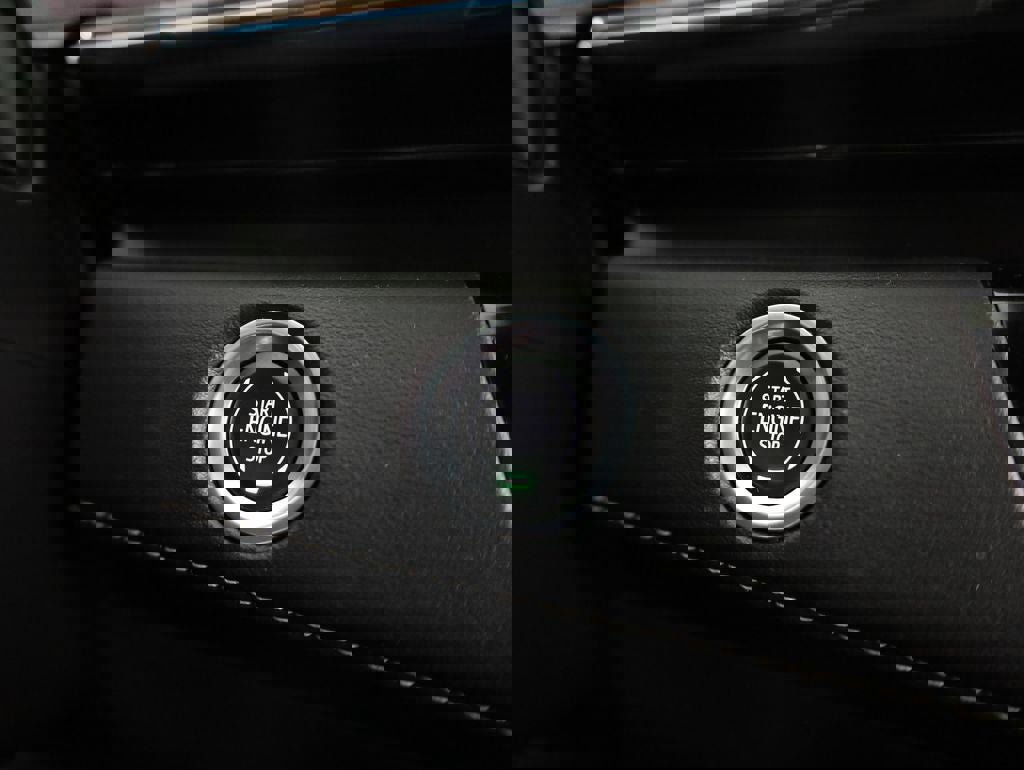 Used 2023 Cadillac Escalade Premium Luxury image 36