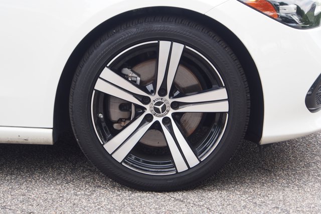 Used 2022 Mercedes-Benz C 300 Sedan image 10