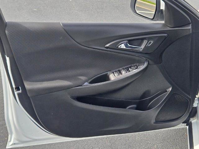 Used 2021 Chevrolet Malibu LT FWD image 17