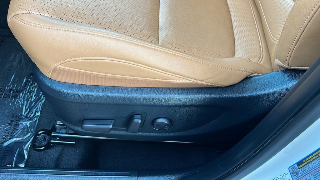 Used 2025 Kia Seltos EX w/ EX Sunroof Package FWD image 16