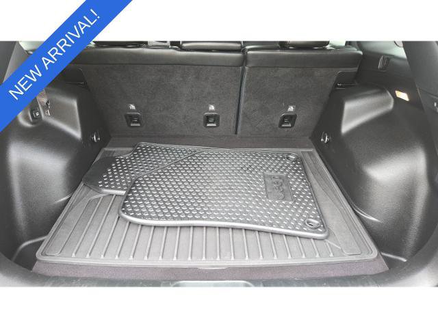 Used 2023 Jeep Cherokee Trailhawk w/ Trailer Tow Group AWD/4WD image 28
