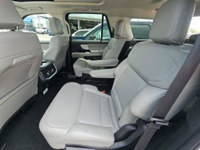 Certified 2025 Ford Expedition Active AWD/4WD image 12