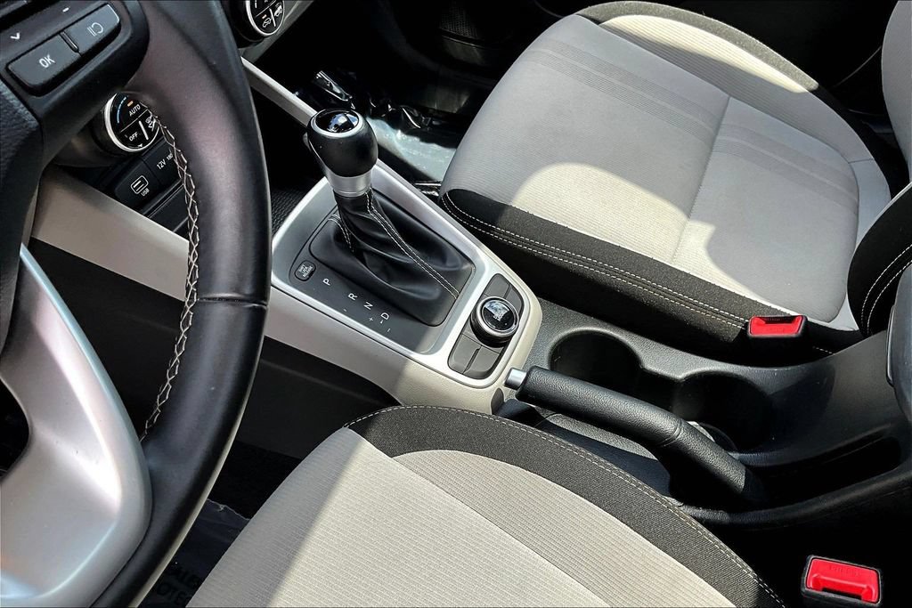Used 2025 Hyundai Venue SEL FWD image 20